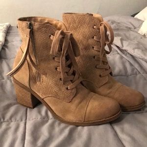 Roxy Lace Up Bootie Excellent Condition